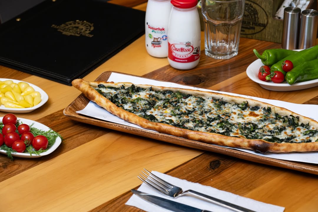 Ispanaklı Kaşarlı Pide